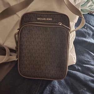 Michael korrs cross body bag